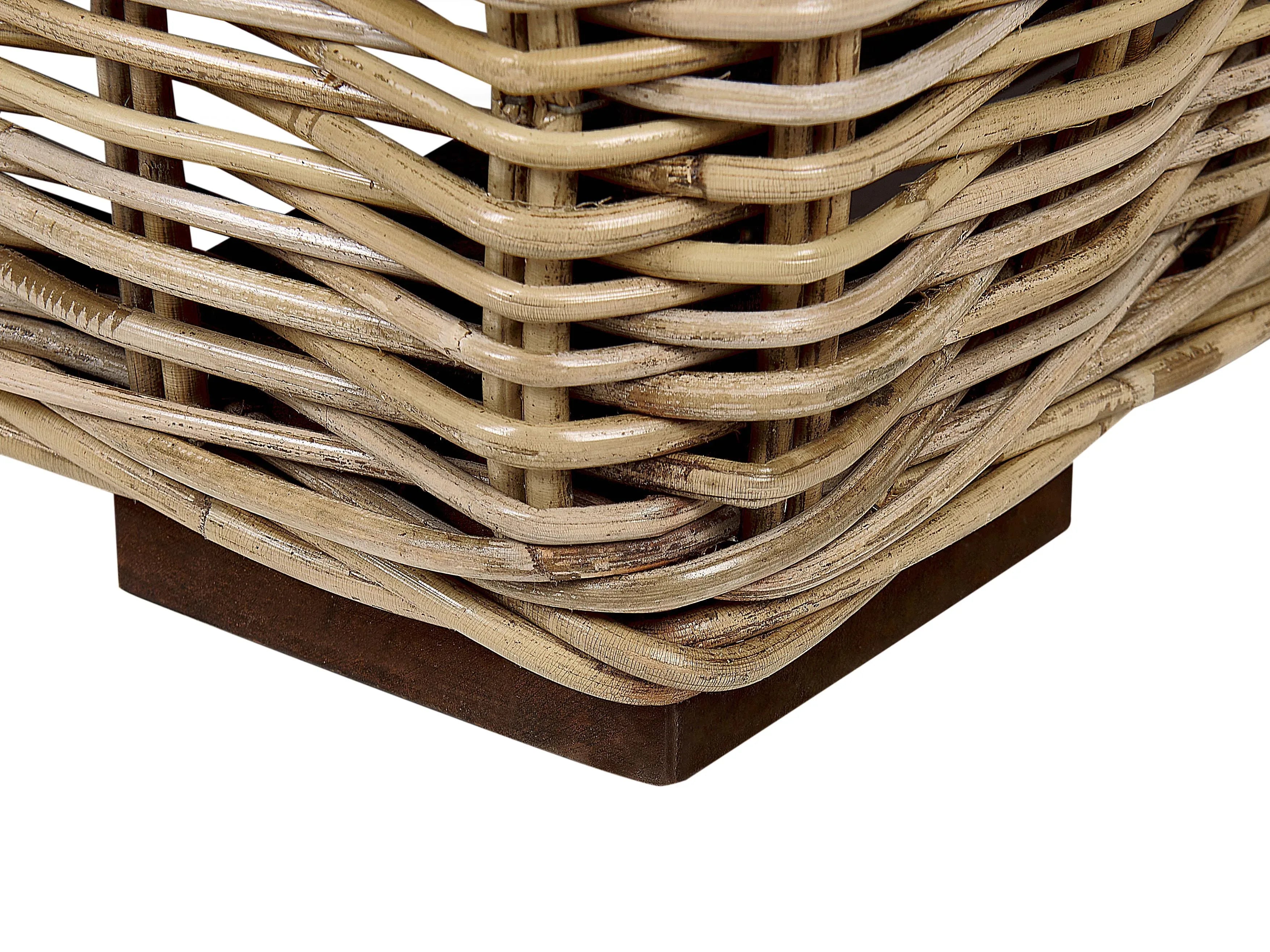 Chaise longue avec coussin en rotin naturel