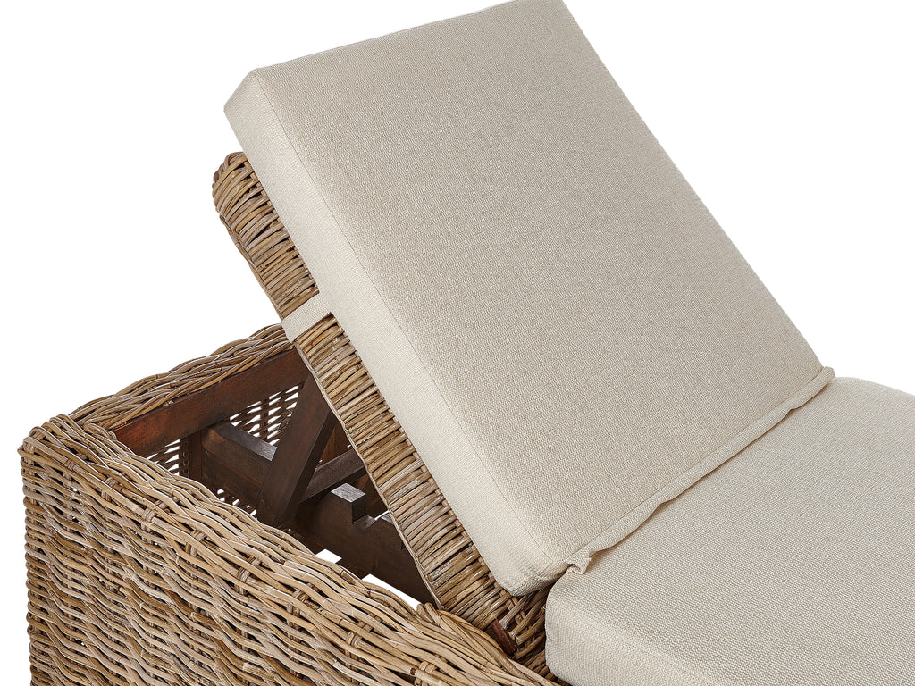 Chaise longue avec coussin en rotin naturel