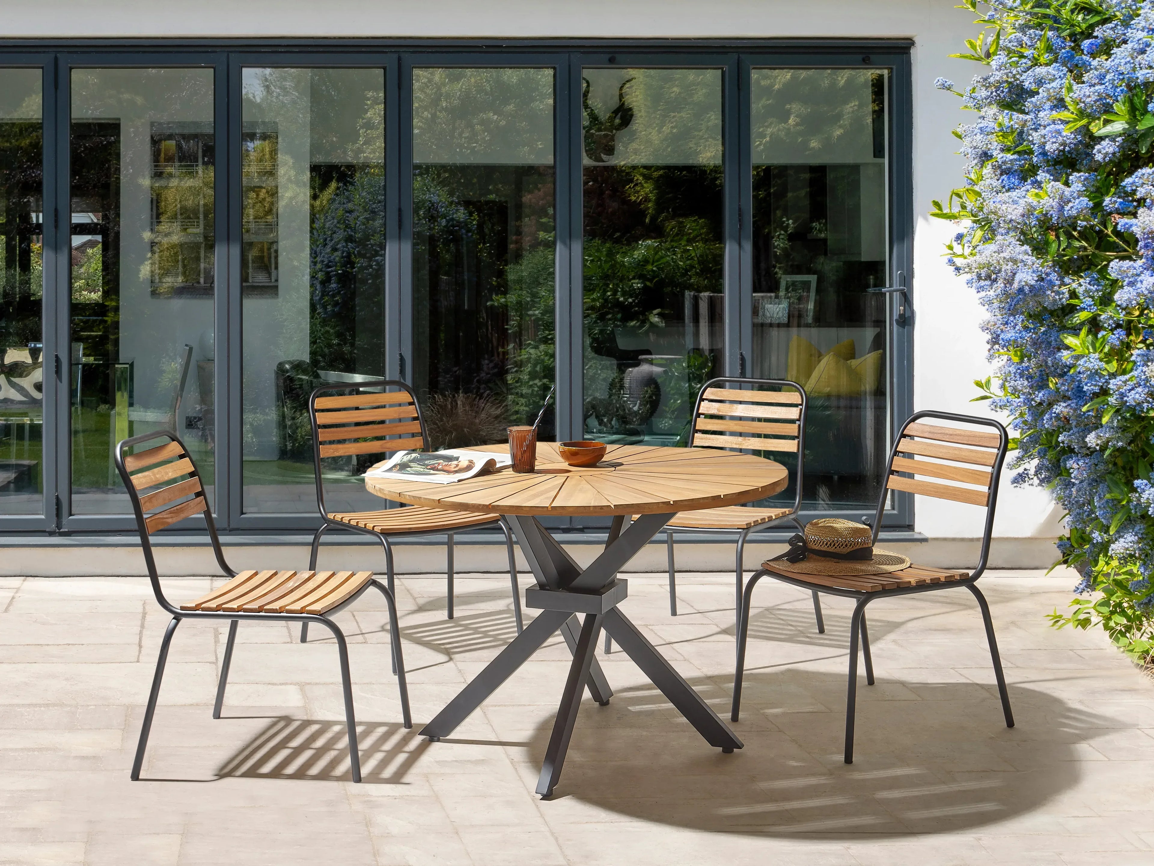 Table de jardin 110 x 110 cm en acacia marron