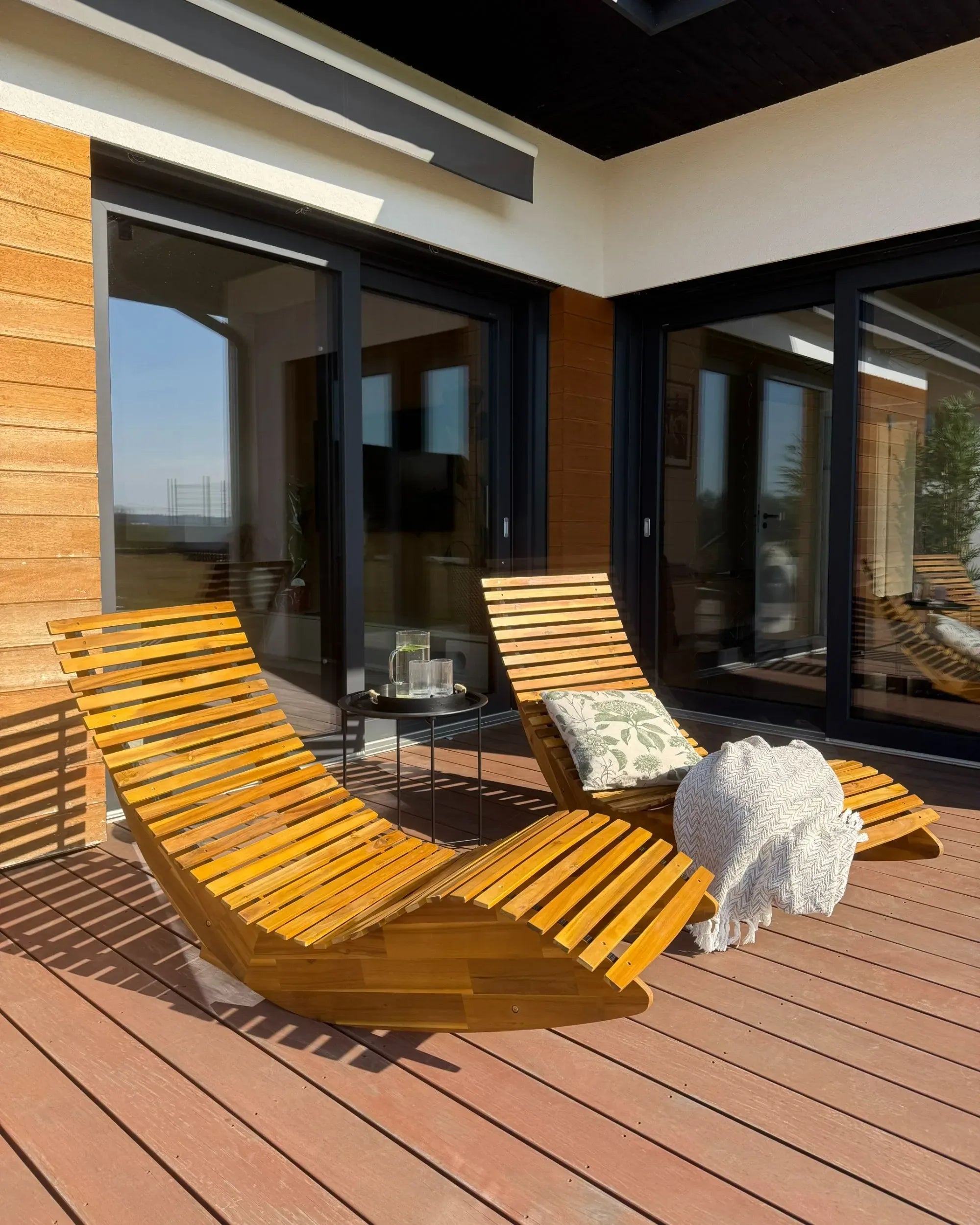 Chaise longue en bois d'acacia marron